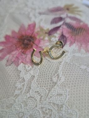 Gold Vermeil Horseshoe 0.005 1.0mm Stud Earrings - Elegant Women’s Jewelry